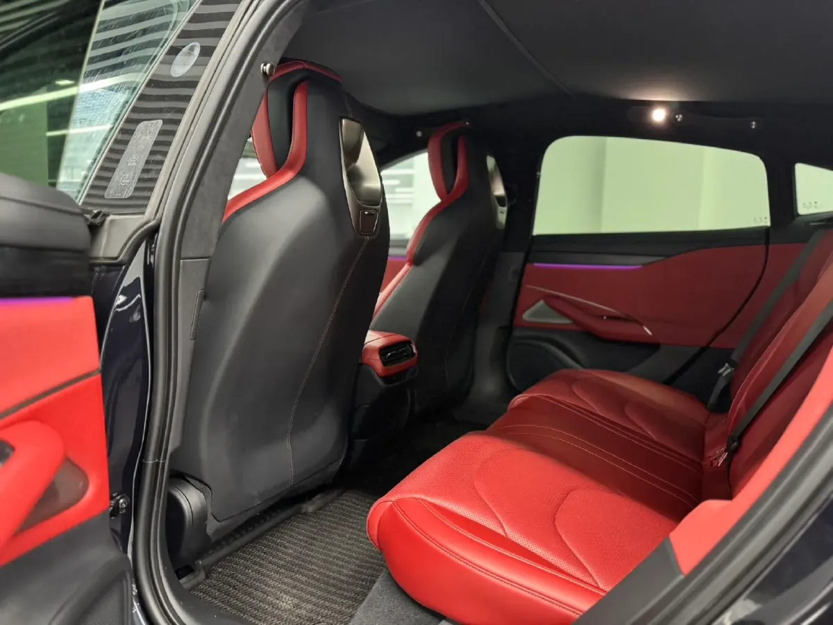 2024 MI SU7 BEV 101KWH,autocango,china used car exporter,china ev exporter,chinese used car exporter,chinese used ev exporter