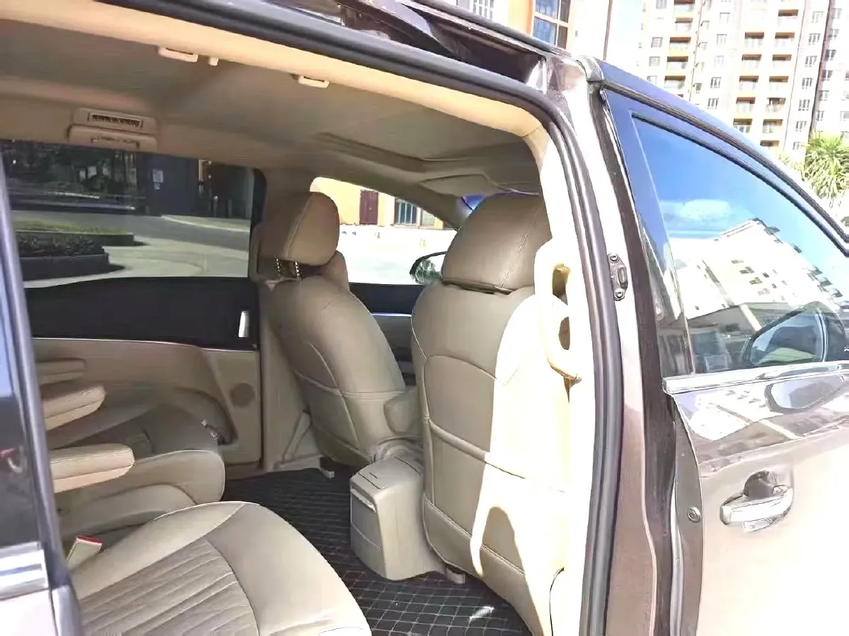 2023 Buick GL8 2.0T 237HP L4 9AT,autocango,china used car exporter,china ev exporter,chinese used car exporter,chinese used ev exporter