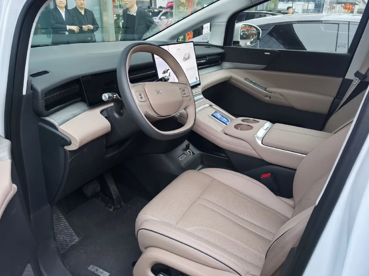 2025 Xpeng X9 BEV,autocango,china used car exporter,china ev exporter,chinese used car exporter,chinese used ev exporter