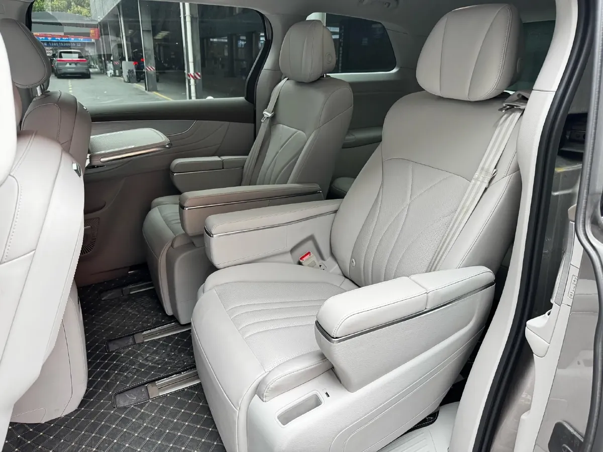 2025 Roewe iMAX8 1.5T 150HP L4 1DHT PHEV 24.7KWH,autocango,china used car exporter,china ev exporter,chinese used car exporter,chinese used ev exporter