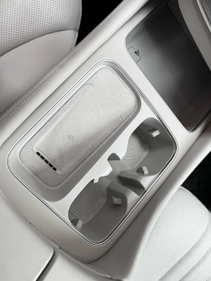 2025 Roewe iMAX8 1.5T 150HP L4 1DHT PHEV 24.7KWH,autocango,china used car exporter,china ev exporter,chinese used car exporter,chinese used ev exporter