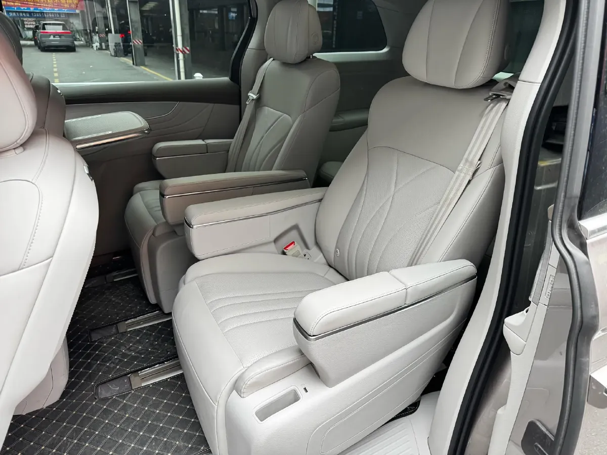 2025 Roewe iMAX8 1.5T 150HP L4 1DHT PHEV 24.7KWH,autocango,china used car exporter,china ev exporter,chinese used car exporter,chinese used ev exporter