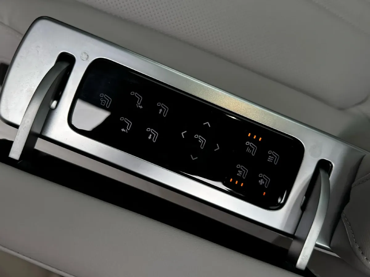 2025 Roewe iMAX8 1.5T 150HP L4 1DHT PHEV 24.7KWH,autocango,china used car exporter,china ev exporter,chinese used car exporter,chinese used ev exporter