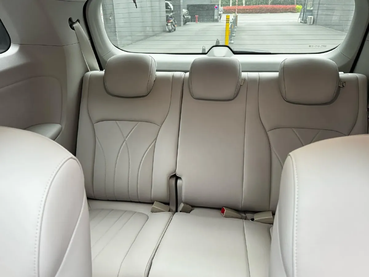 2025 Roewe iMAX8 1.5T 150HP L4 1DHT PHEV 24.7KWH,autocango,china used car exporter,china ev exporter,chinese used car exporter,chinese used ev exporter