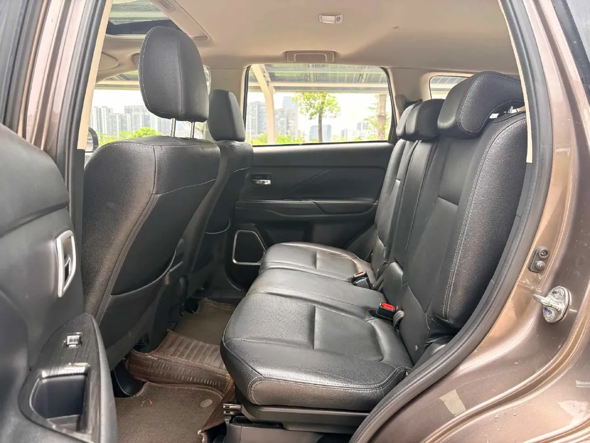 2018 Mitsubishi Outlander 2.0L 166HP L4 CVT,autocango,china used car exporter,china ev exporter,chinese used car exporter,chinese used ev exporter