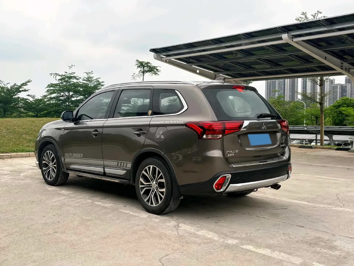 2018 Mitsubishi Outlander 2.0L 166HP L4 CVT,autocango,china used car exporter,china ev exporter,chinese used car exporter,chinese used ev exporter