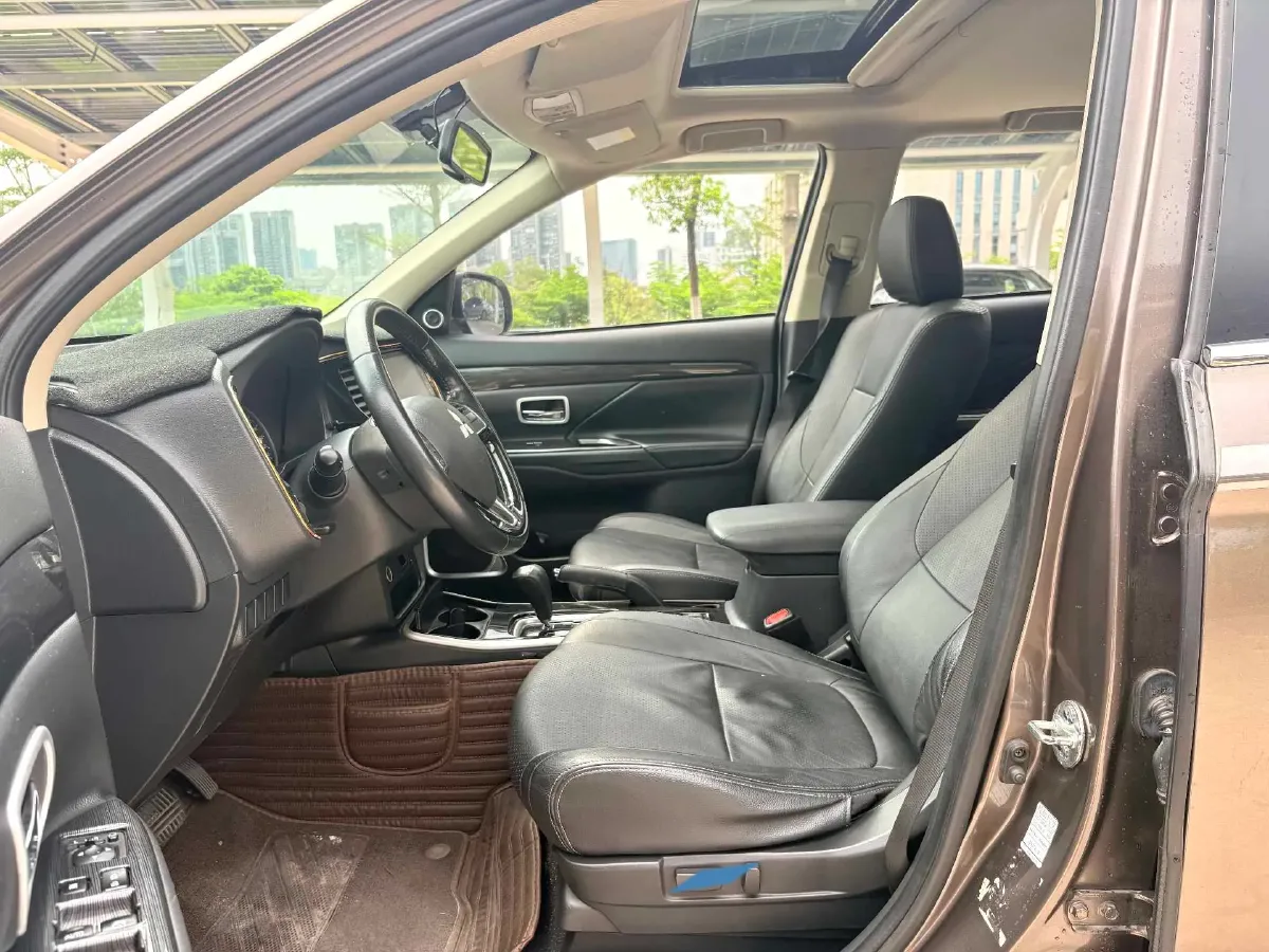 2018 Mitsubishi Outlander 2.0L 166HP L4 CVT,autocango,china used car exporter,china ev exporter,chinese used car exporter,chinese used ev exporter