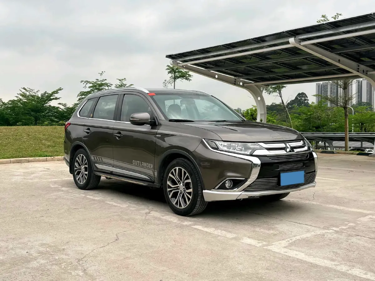 2018 Mitsubishi Outlander 2.0L 166HP L4 CVT,autocango,china used car exporter,china ev exporter,chinese used car exporter,chinese used ev exporter