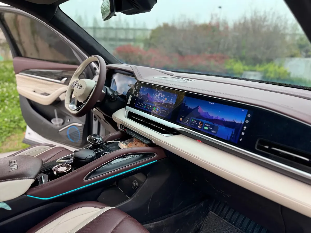 2021 Geely Monjaro 2.0T 218HP L4 7DCT,autocango,china used car exporter,china ev exporter,chinese used car exporter,chinese used ev exporter