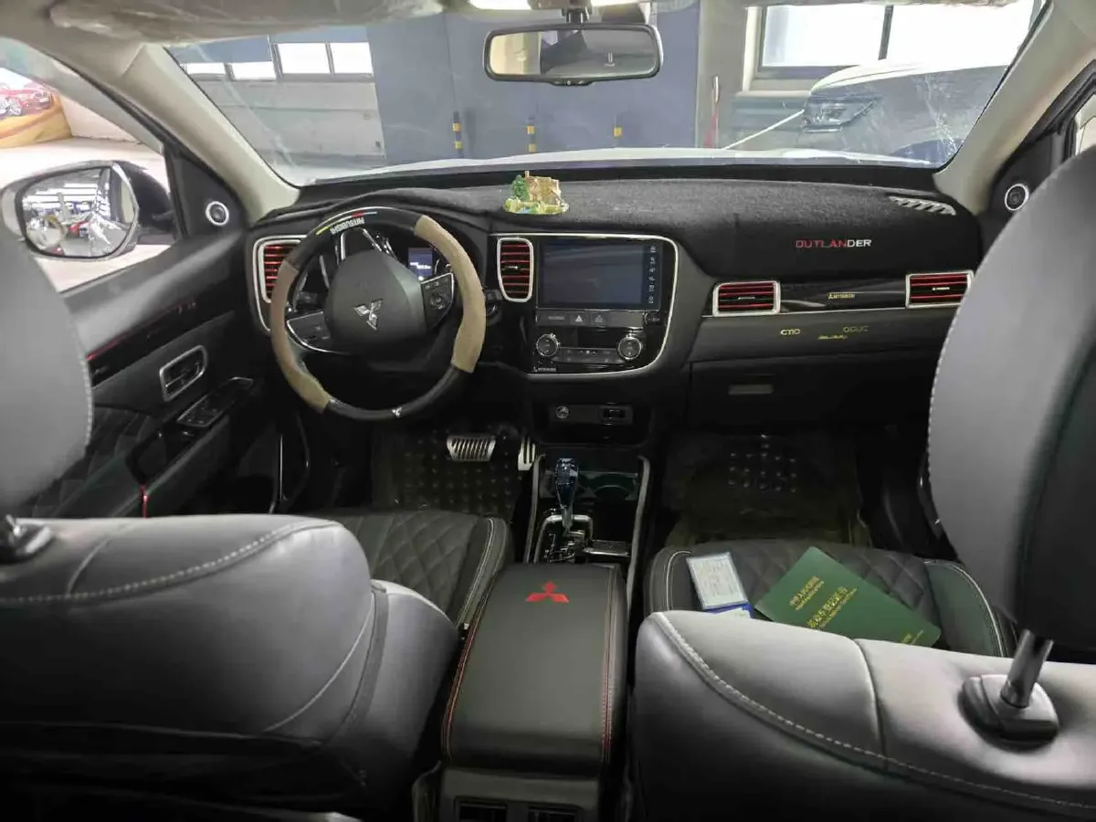 2021 Mitsubishi Outlander 2.0L 166HP L4 CVT,autocango,china used car exporter,china ev exporter,chinese used car exporter,chinese used ev exporter