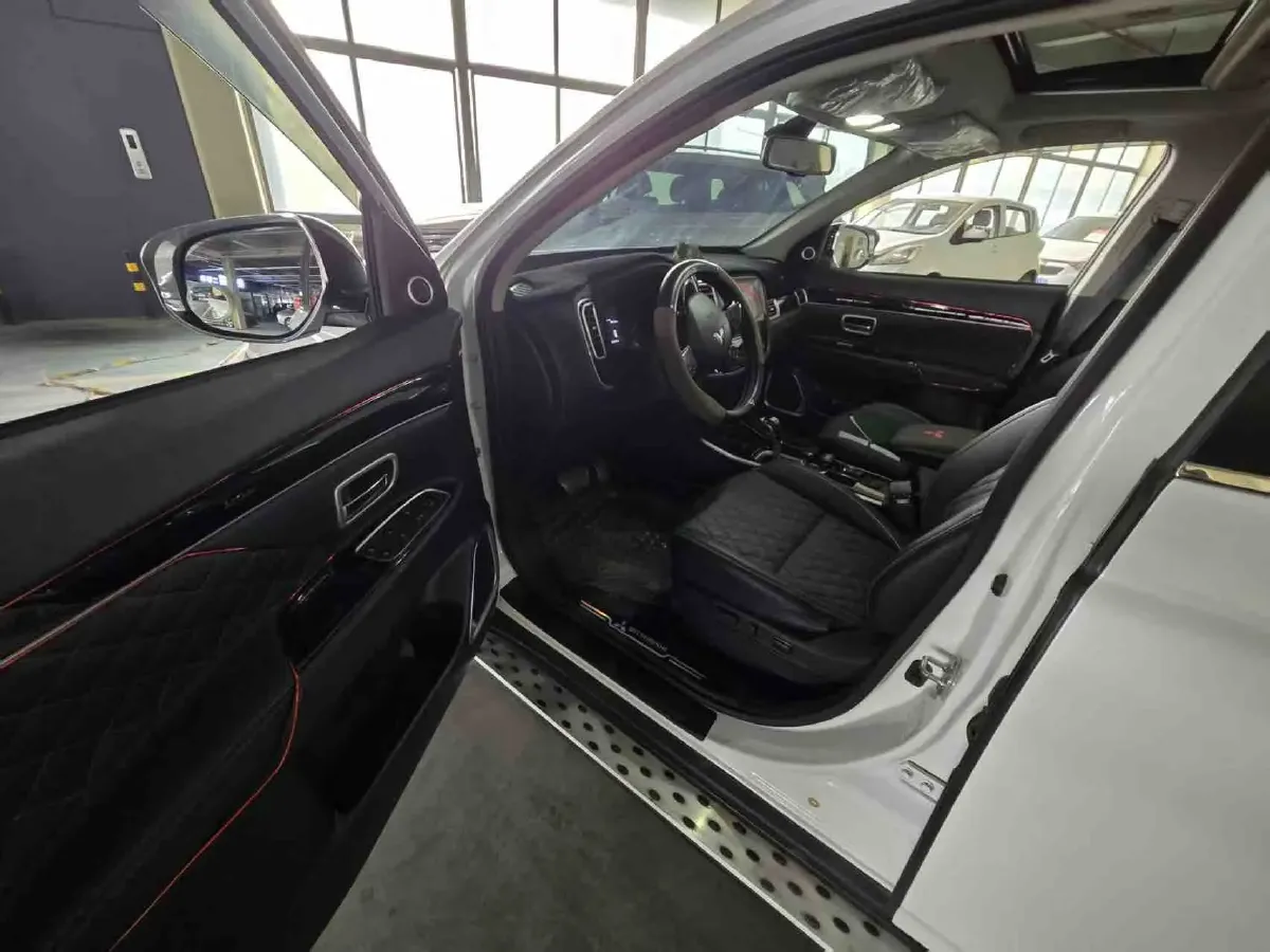2021 Mitsubishi Outlander 2.0L 166HP L4 CVT,autocango,china used car exporter,china ev exporter,chinese used car exporter,chinese used ev exporter