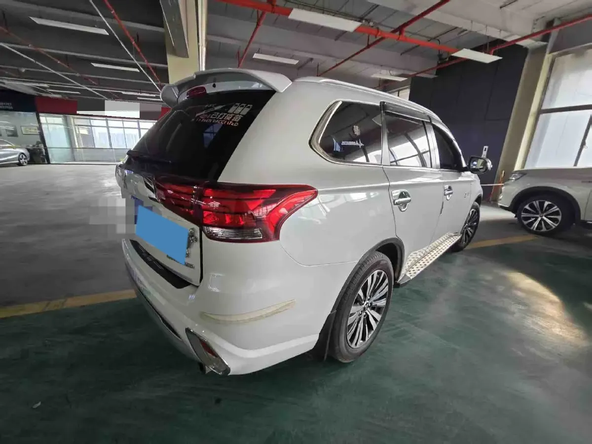 2021 Mitsubishi Outlander 2.0L 166HP L4 CVT,autocango,china used car exporter,china ev exporter,chinese used car exporter,chinese used ev exporter