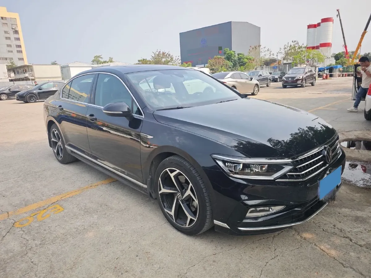 2023 Volkswagen Magotan 2.0T 186HP L4 7DCT,autocango,china used car exporter,china ev exporter,chinese used car exporter,chinese used ev exporter