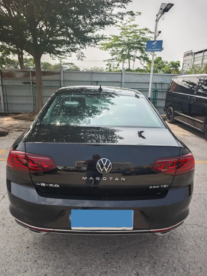 2023 Volkswagen Magotan 2.0T 186HP L4 7DCT,autocango,china used car exporter,china ev exporter,chinese used car exporter,chinese used ev exporter