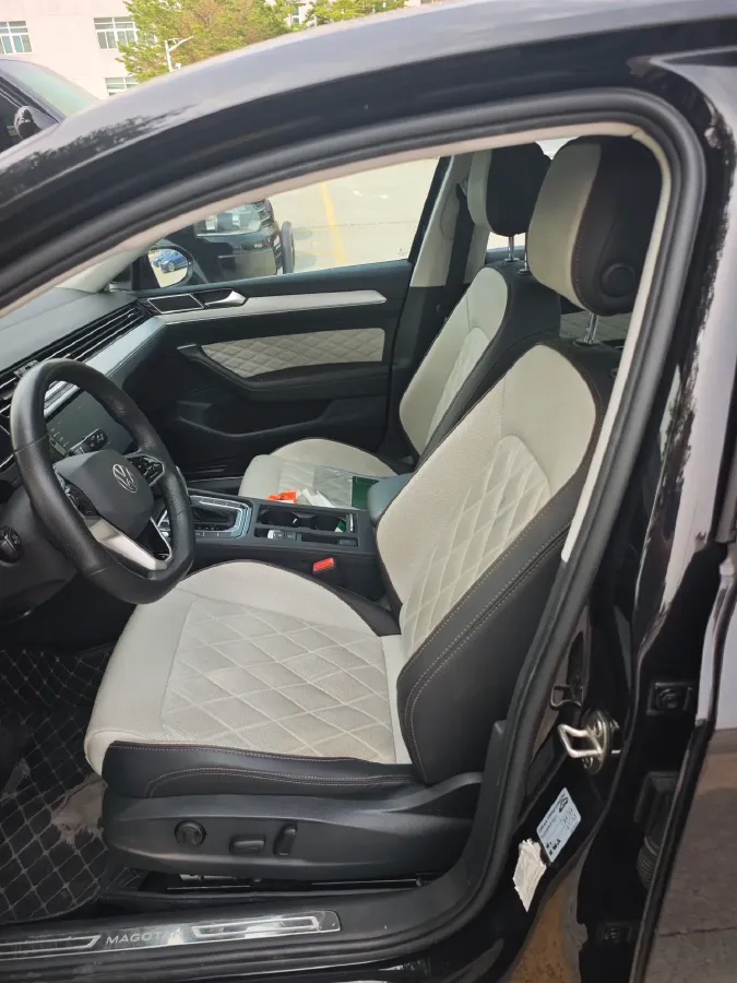 2023 Volkswagen Magotan 2.0T 186HP L4 7DCT,autocango,china used car exporter,china ev exporter,chinese used car exporter,chinese used ev exporter