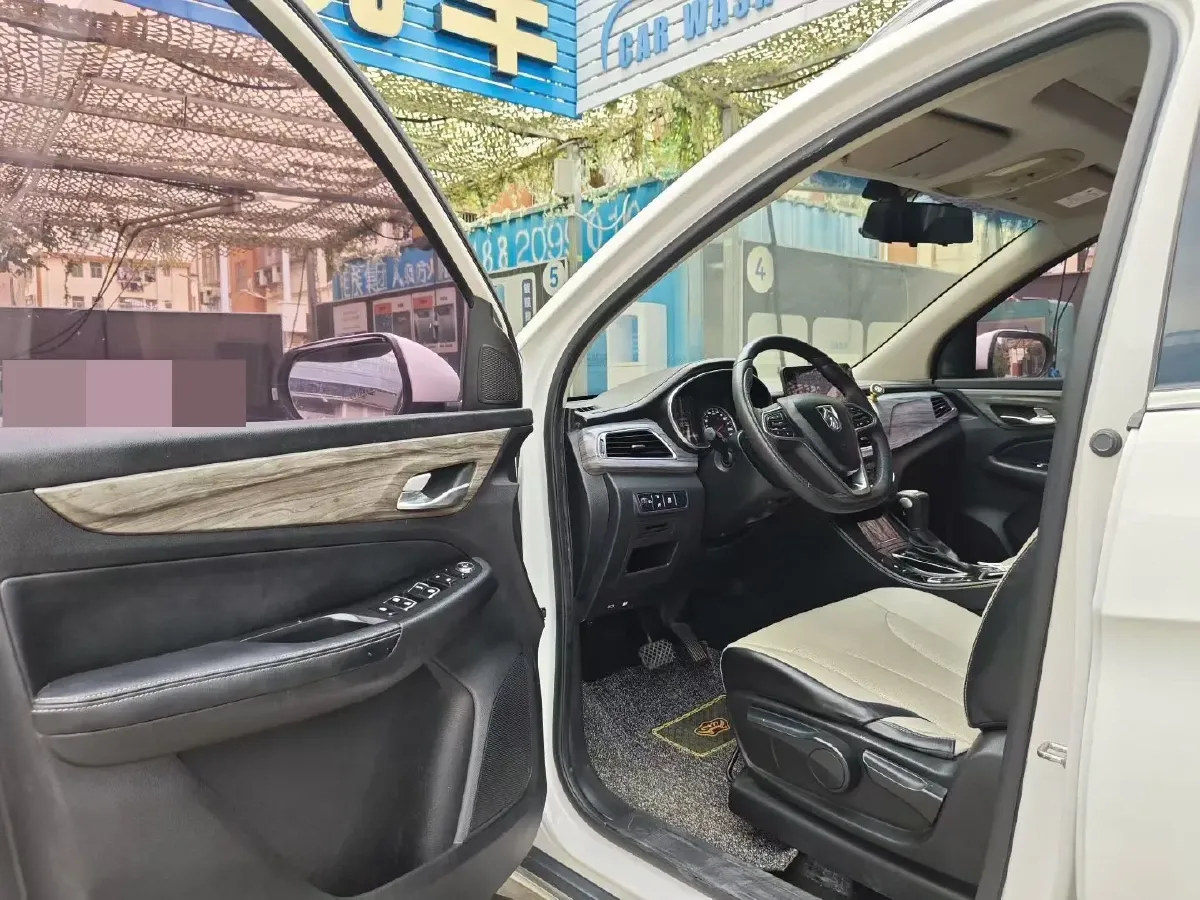 2017 BaoJun 730 1.5T 150HP L4 6DCT,autocango,china used car exporter,china ev exporter,chinese used car exporter,chinese used ev exporter