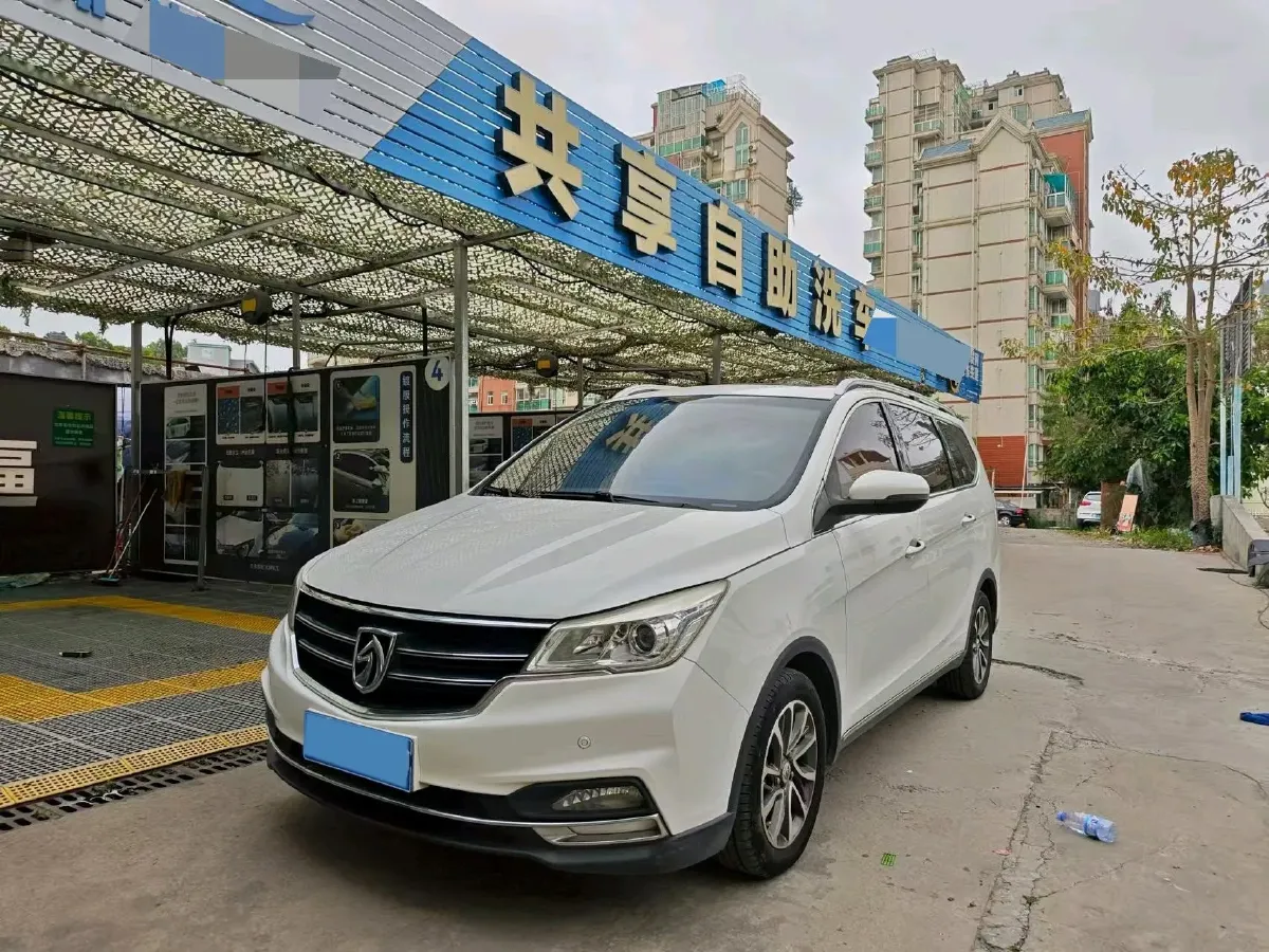 2017 BaoJun 730 1.5T 150HP L4 6DCT,autocango,china used car exporter,china ev exporter,chinese used car exporter,chinese used ev exporter