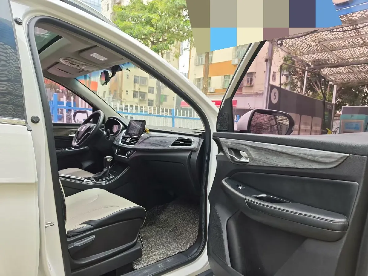 2017 BaoJun 730 1.5T 150HP L4 6DCT,autocango,china used car exporter,china ev exporter,chinese used car exporter,chinese used ev exporter