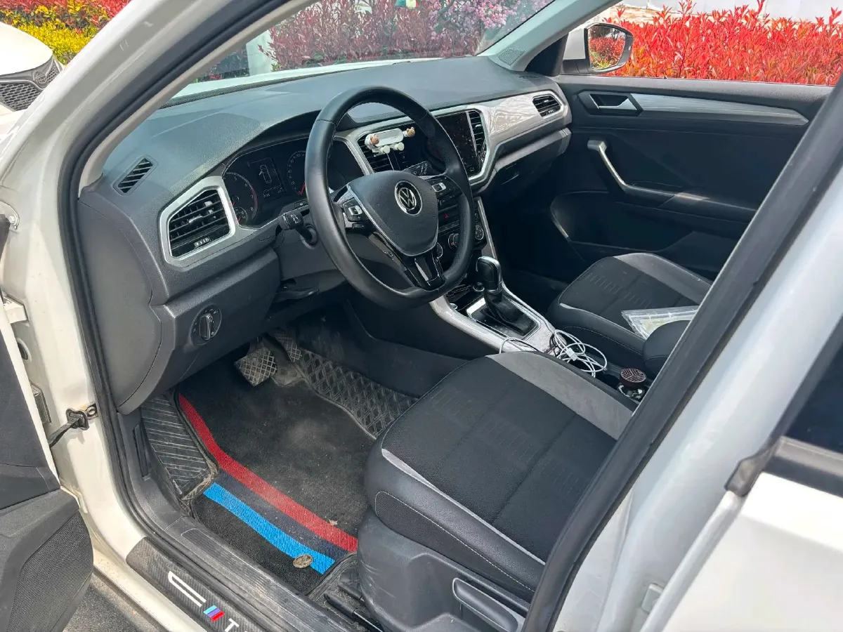 2022 Volkswagen T-Roc 1.4T 150HP L4 7DCT,autocango,china used car exporter,china ev exporter,chinese used car exporter,chinese used ev exporter