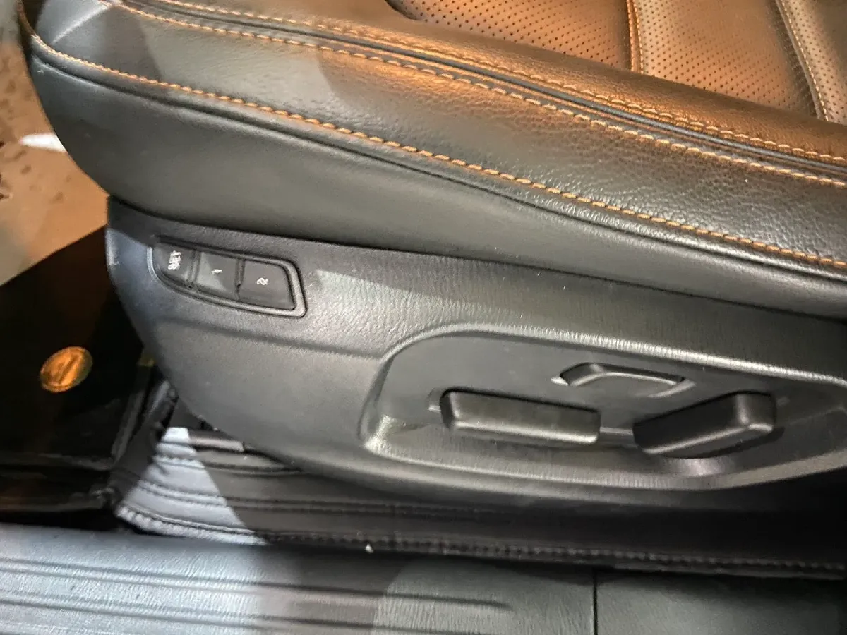 2022 MAXUS XinTu V90 2.0T 150HP L4 6AT,autocango,china used car exporter,china ev exporter,chinese used car exporter,chinese used ev exporter