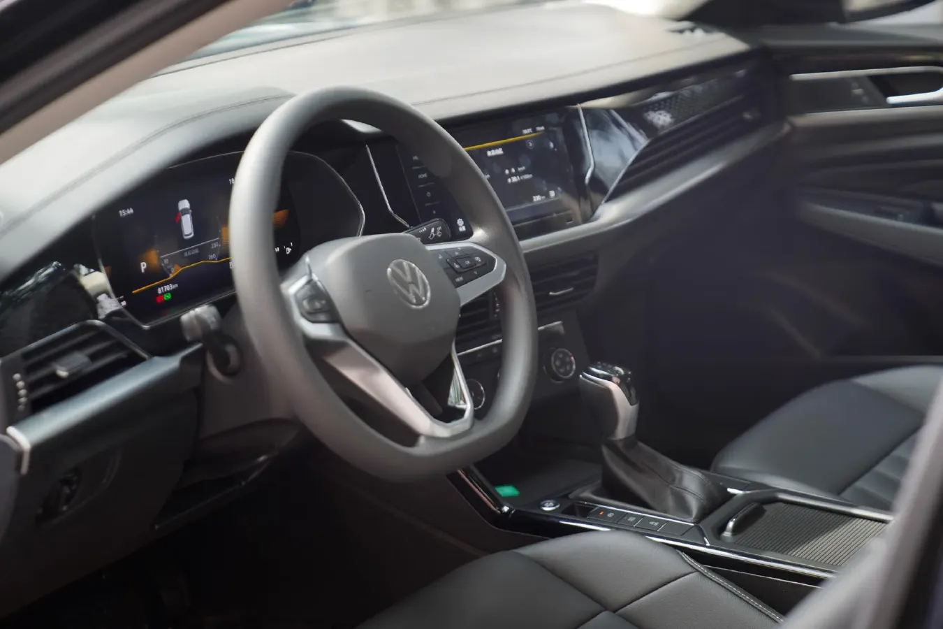 2024 Volkswagen Passat 1.4T 150HP L4 7DCT,autocango,china used car exporter,china ev exporter,chinese used car exporter,chinese used ev exporter