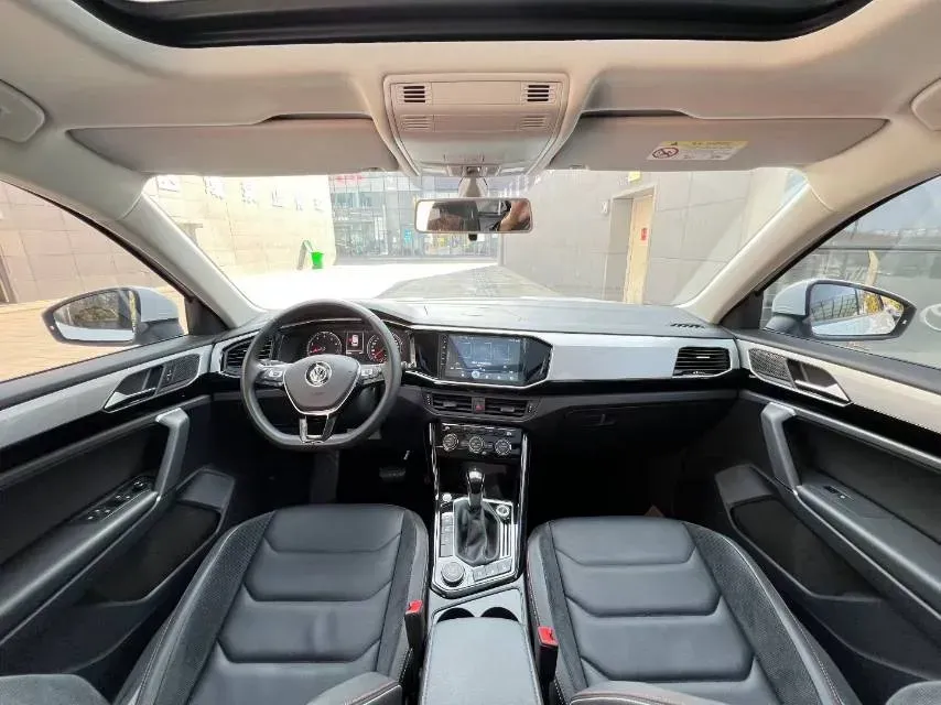 2019 MINI CLUBMAN 1.5T 102HP L3 6AT,autocango,china used car exporter,china ev exporter,chinese used car exporter,chinese used ev exporter