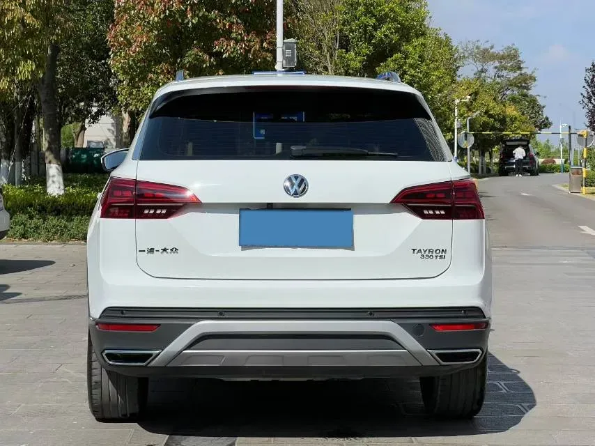 2019 MINI CLUBMAN 1.5T 102HP L3 6AT,autocango,china used car exporter,china ev exporter,chinese used car exporter,chinese used ev exporter