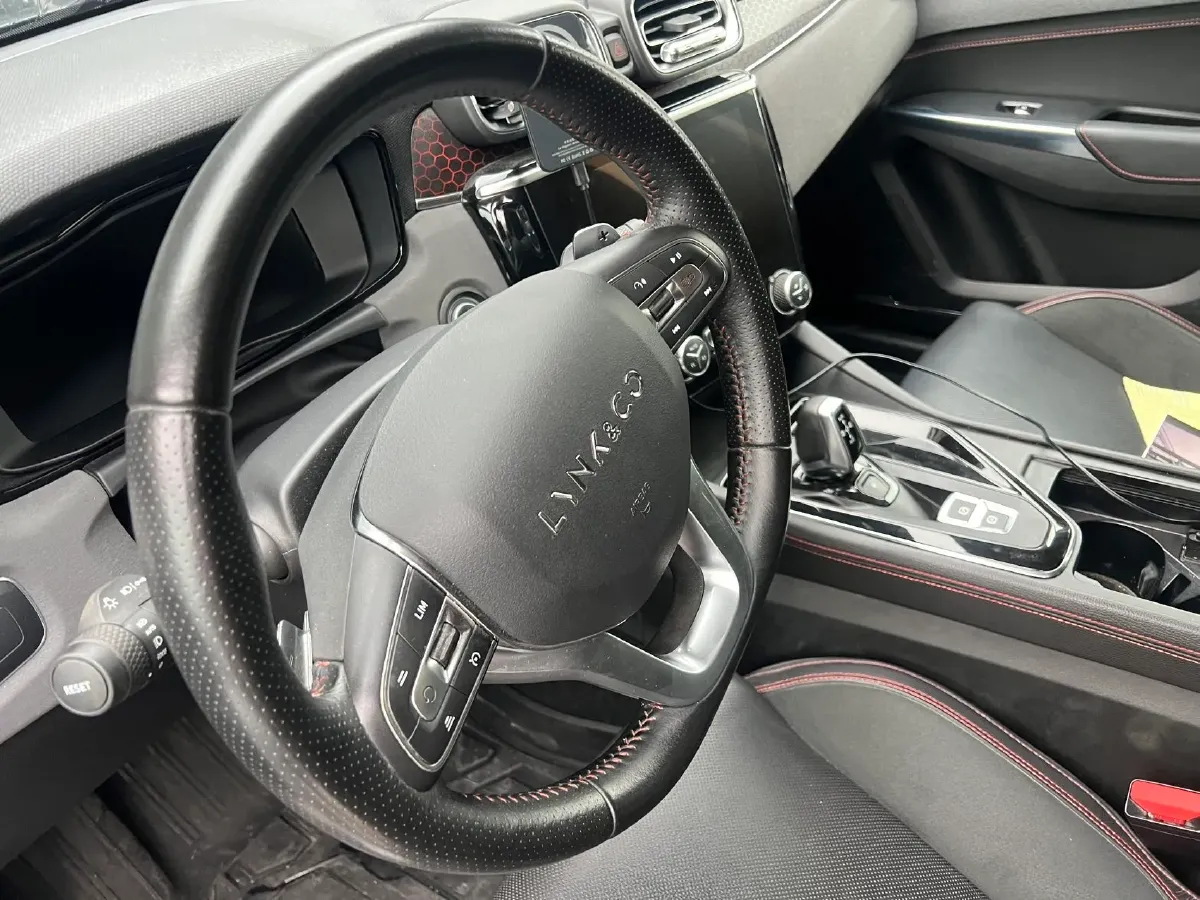 2018 Toyota C-HR 2.0L 171HP L4 CVT,autocango,china used car exporter,china ev exporter,chinese used car exporter,chinese used ev exporter