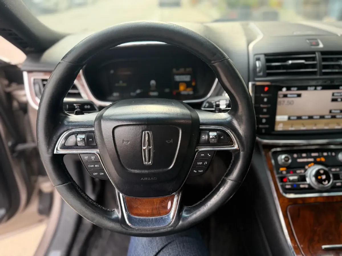 2019 Lincoln Continental 2.0T 261HP L4 6AT,autocango,china used car exporter,china ev exporter,chinese used car exporter,chinese used ev exporter