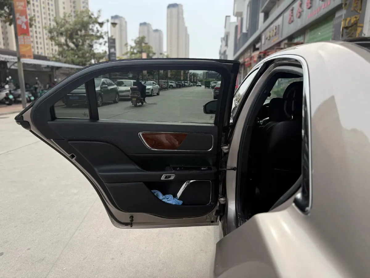 2019 Lincoln Continental 2.0T 261HP L4 6AT,autocango,china used car exporter,china ev exporter,chinese used car exporter,chinese used ev exporter