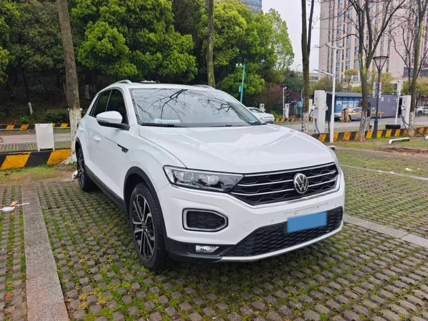 2022 Volkswagen T-Roc 1.4T 150HP L4 7DCT,autocango,china used car exporter,china ev exporter,chinese used car exporter,chinese used ev exporter