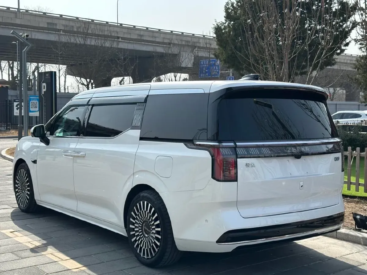 2022 Zeekr 009 BEV 116KWH,autocango,china used car exporter,china ev exporter,chinese used car exporter,chinese used ev exporter