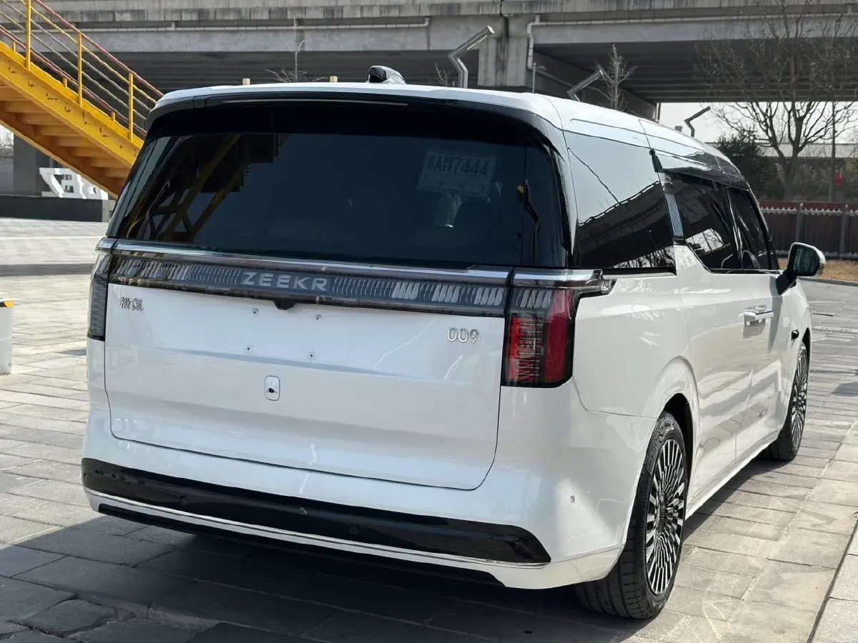 2022 Zeekr 009 BEV 116KWH,autocango,china used car exporter,china ev exporter,chinese used car exporter,chinese used ev exporter