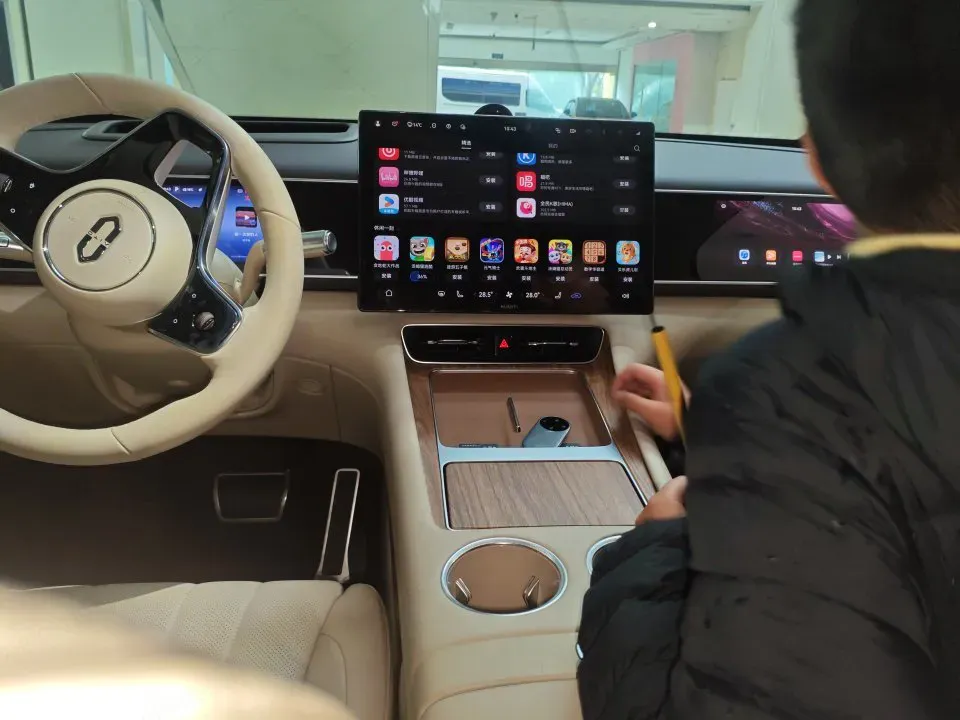 2026 AITO AITO M7 REEV 160HP REEV,autocango,china used car exporter,china ev exporter,chinese used car exporter,chinese used ev exporter