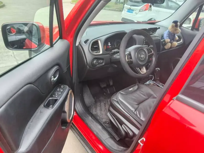 2017 Jeep Renegade 2.0L 155HP L4 9AT,autocango,china used car exporter,china ev exporter,chinese used car exporter,chinese used ev exporter
