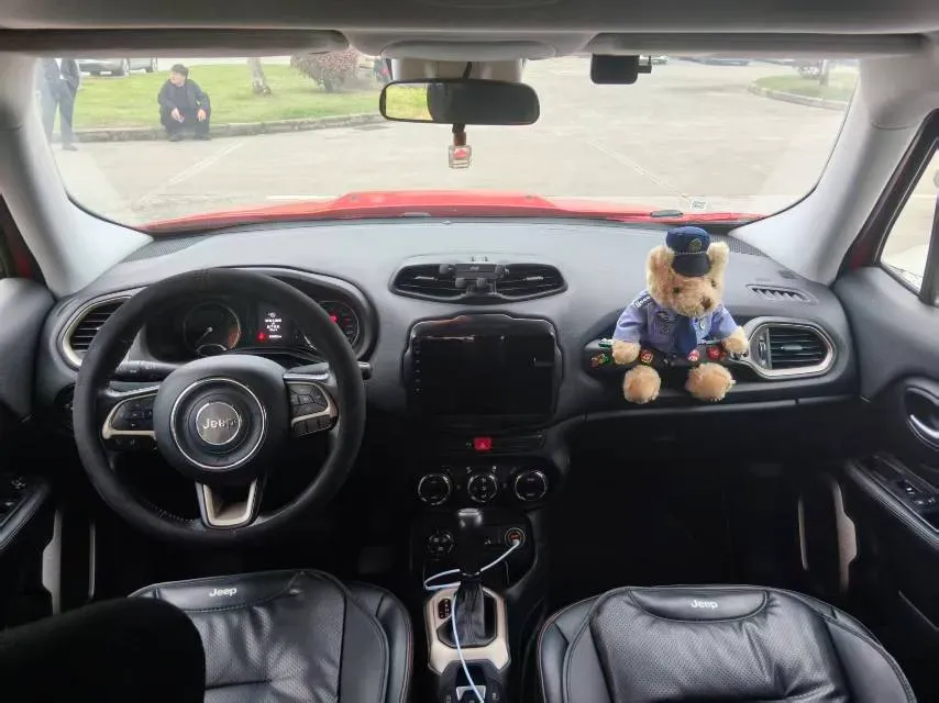 2017 Jeep Renegade 2.0L 155HP L4 9AT,autocango,china used car exporter,china ev exporter,chinese used car exporter,chinese used ev exporter