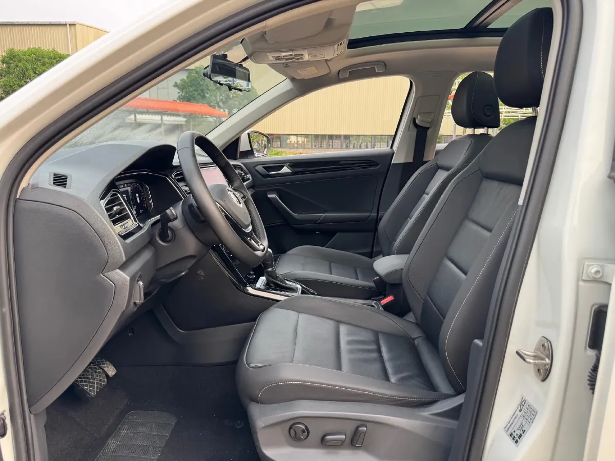 2022 Volkswagen T-Roc 1.4T 150HP L4 7DCT,autocango,china used car exporter,china ev exporter,chinese used car exporter,chinese used ev exporter