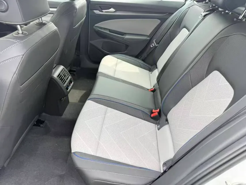 2025 Volkswagen Golf 1.5T 160HP L4 7DCT,autocango,china used car exporter,china ev exporter,chinese used car exporter,chinese used ev exporter