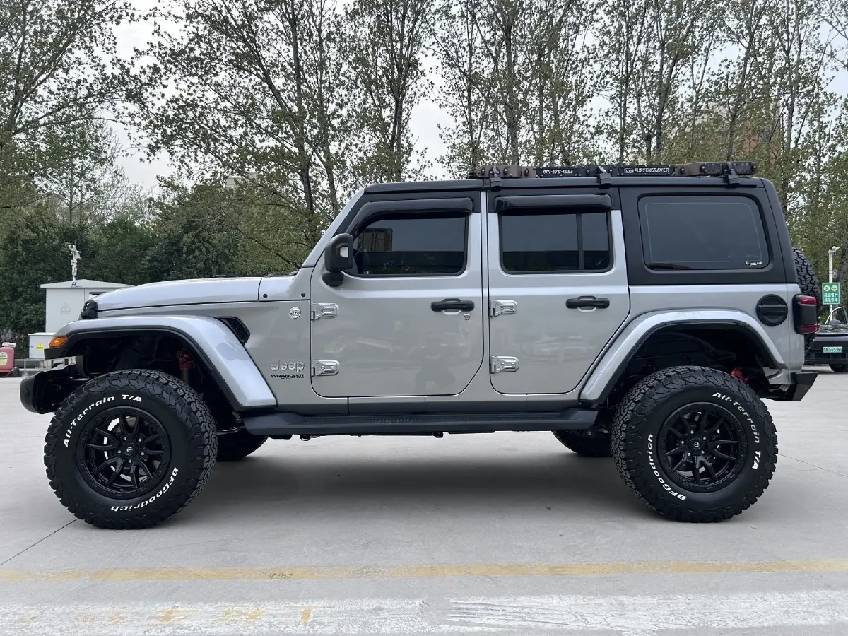 2021 Jeep Wrangler 2.0T 266HP L4 8AT,autocango,china used car exporter,china ev exporter,chinese used car exporter,chinese used ev exporter