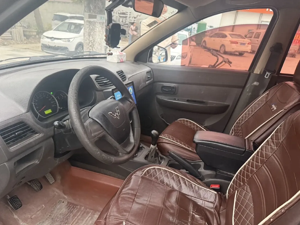 2018 WuLing HongGuang 1.2L 82HP L4 5MT,autocango,china used car exporter,china ev exporter,chinese used car exporter,chinese used ev exporter