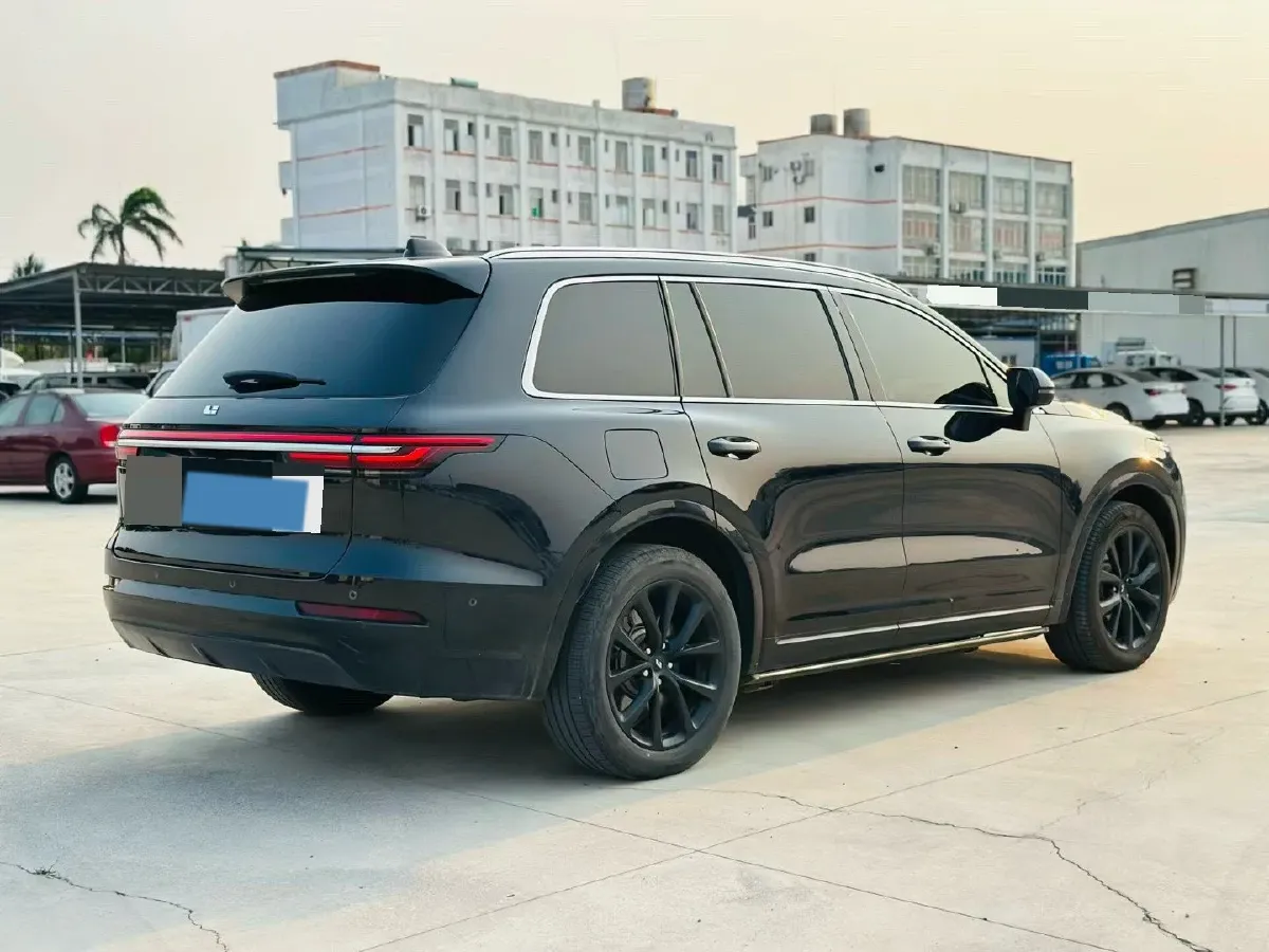 2021 Li ONE Range Extended 131HP REEV 40.5KWH,autocango,china used car exporter,china ev exporter,chinese used car exporter,chinese used ev exporter