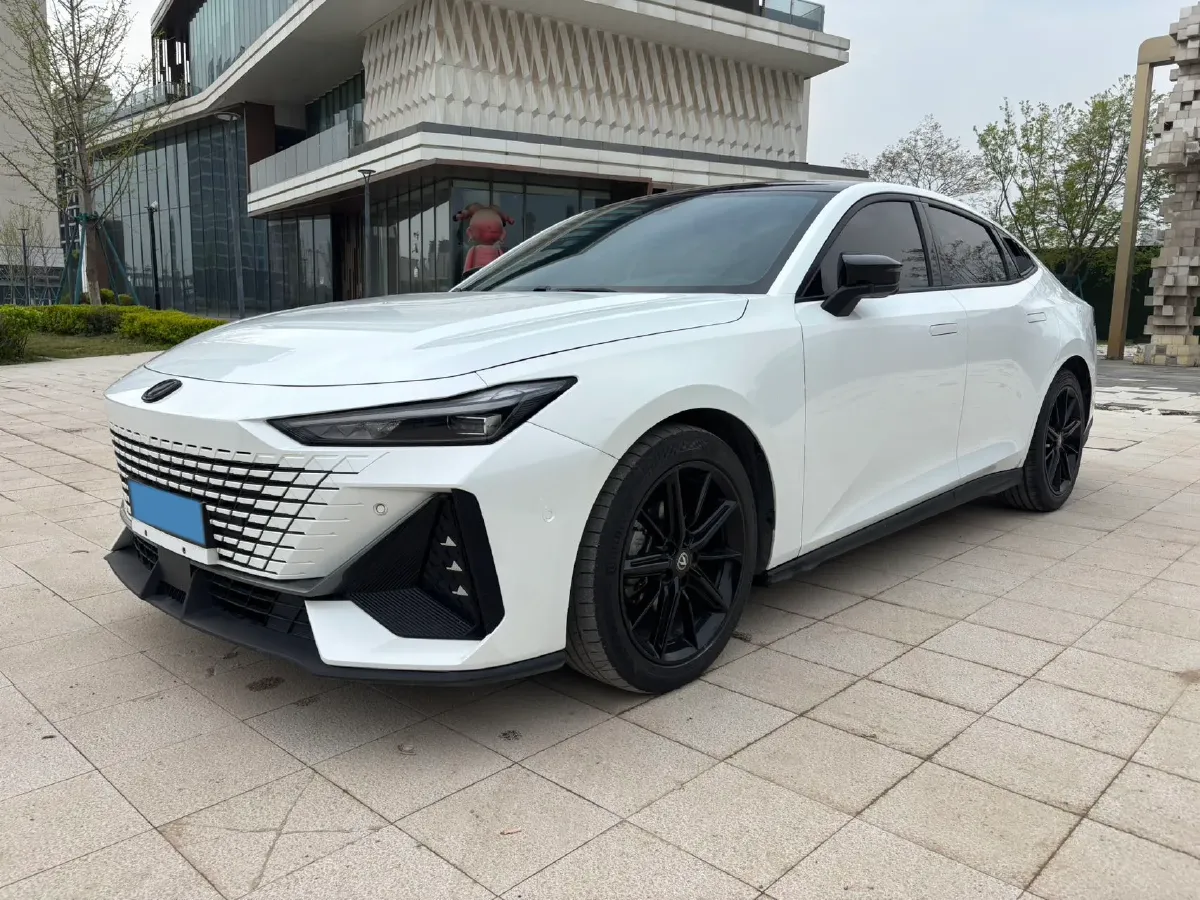2022 ChangAn UNI-V 1.5T 188HP L4 7DCT,autocango,china used car exporter,china ev exporter,chinese used car exporter,chinese used ev exporter