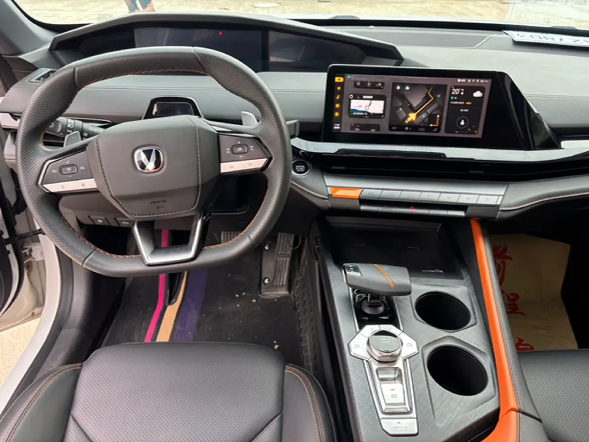 2022 ChangAn UNI-V 1.5T 188HP L4 7DCT,autocango,china used car exporter,china ev exporter,chinese used car exporter,chinese used ev exporter