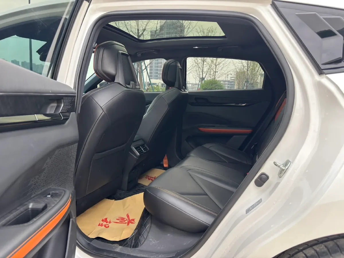 2022 ChangAn UNI-V 1.5T 188HP L4 7DCT,autocango,china used car exporter,china ev exporter,chinese used car exporter,chinese used ev exporter