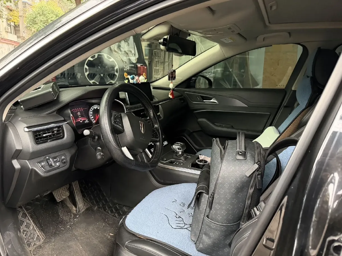 2020 HongQi H5 1.8T 197HP L4 6AT,autocango,china used car exporter,china ev exporter,chinese used car exporter,chinese used ev exporter