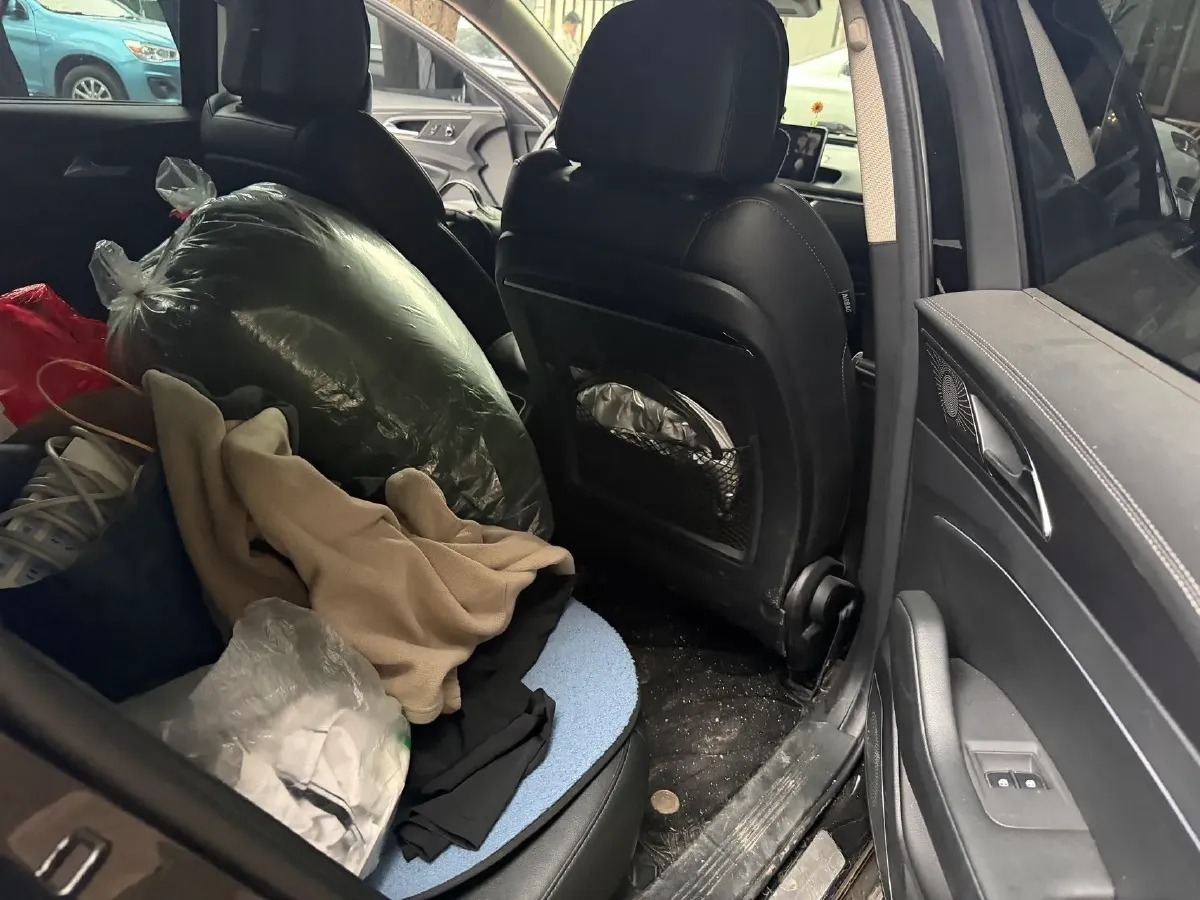 2020 HongQi H5 1.8T 197HP L4 6AT,autocango,china used car exporter,china ev exporter,chinese used car exporter,chinese used ev exporter