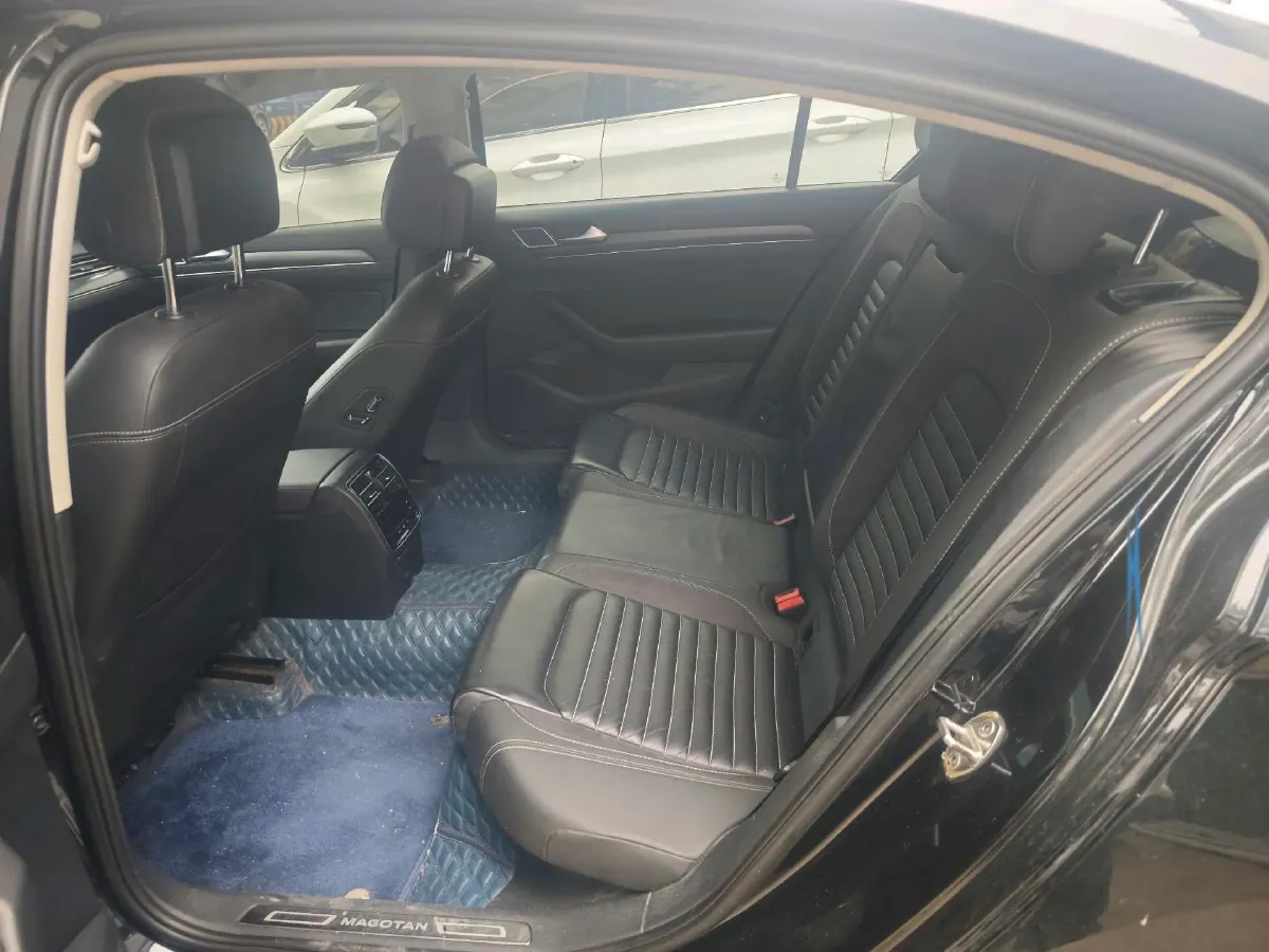 2020 Volkswagen Magotan 2.0T 186HP L4 7DCT,autocango,china used car exporter,china ev exporter,chinese used car exporter,chinese used ev exporter