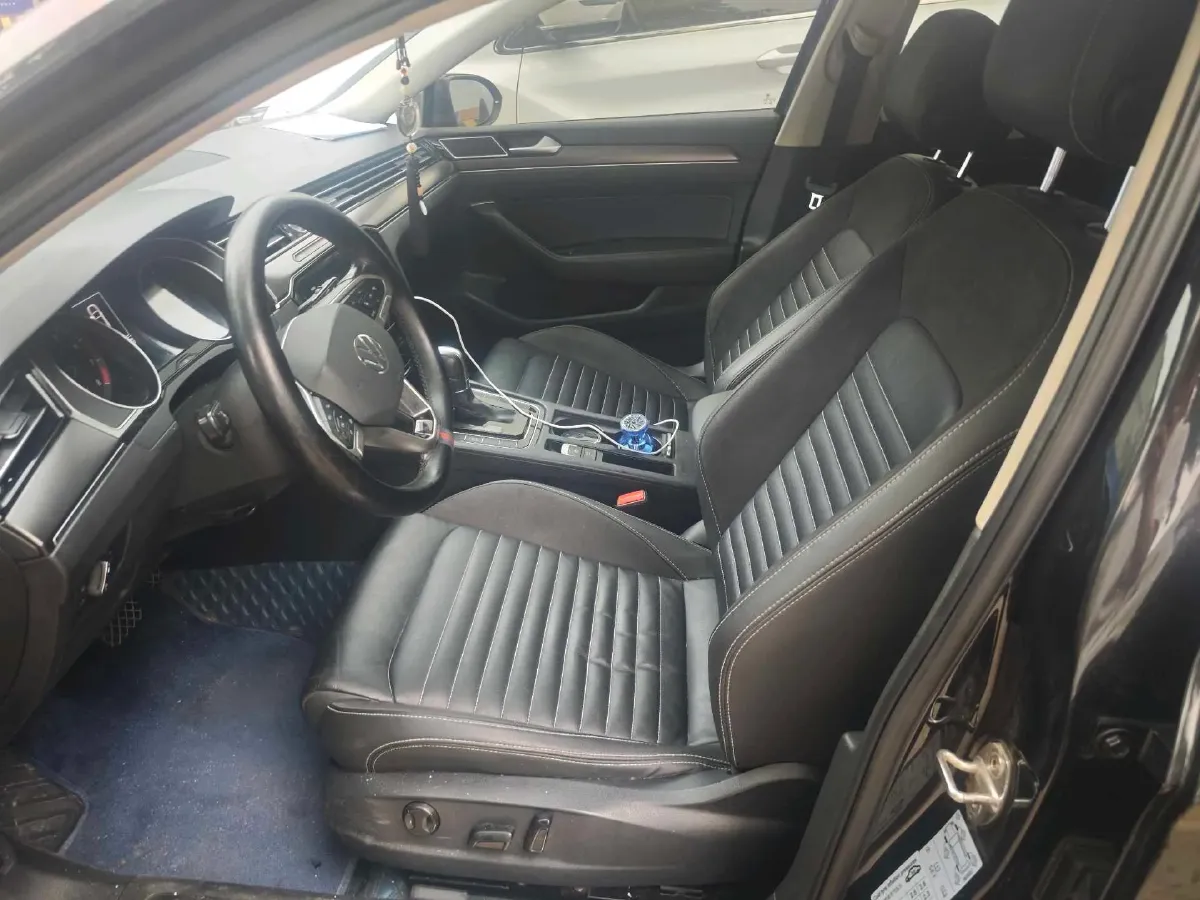 2020 Volkswagen Magotan 2.0T 186HP L4 7DCT,autocango,china used car exporter,china ev exporter,chinese used car exporter,chinese used ev exporter