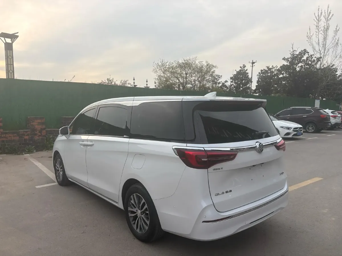 2023 Buick GL8 2.0T 237HP L4 9AT,autocango,china used car exporter,china ev exporter,chinese used car exporter,chinese used ev exporter