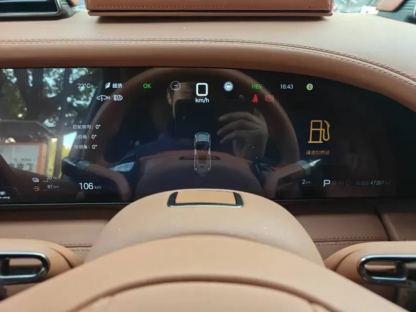 2023 YangWang U8 2.0T 272HP L4 REEV 49.05KWH,autocango,china used car exporter,china ev exporter,chinese used car exporter,chinese used ev exporter